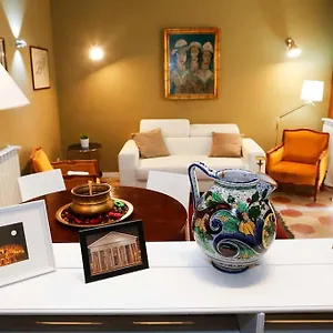 Apartment Con Terrazzino Al Pantheon, Rome