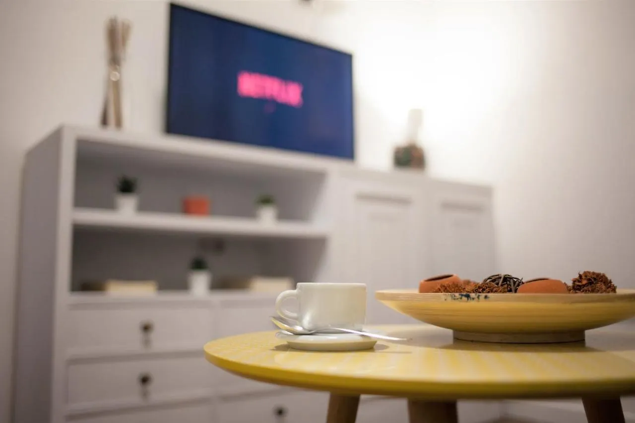 Domina Trastevere Apartment - Roma  Rome